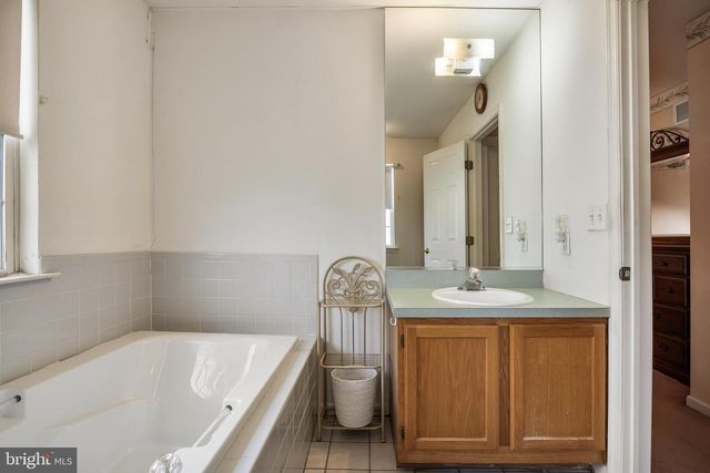 33 COLTS GAIT RD, Marlton, NJ 08053