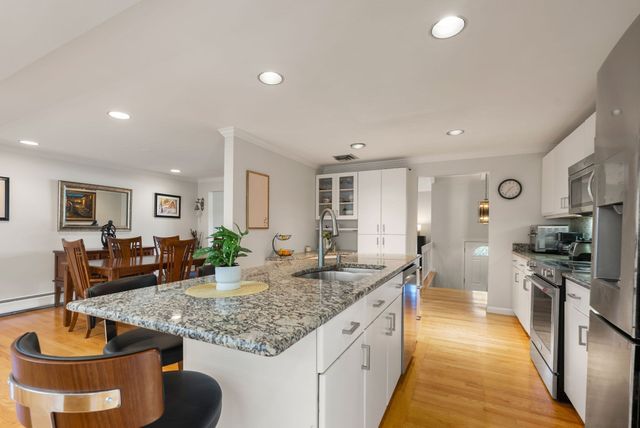 39 Barefoot Hill Road, Sharon, MA 02067