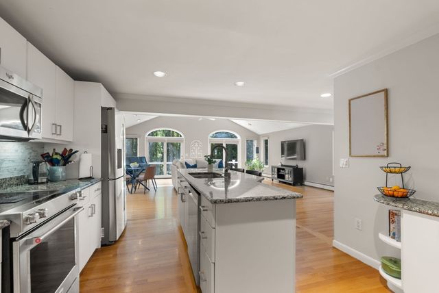 39 Barefoot Hill Road, Sharon, MA 02067