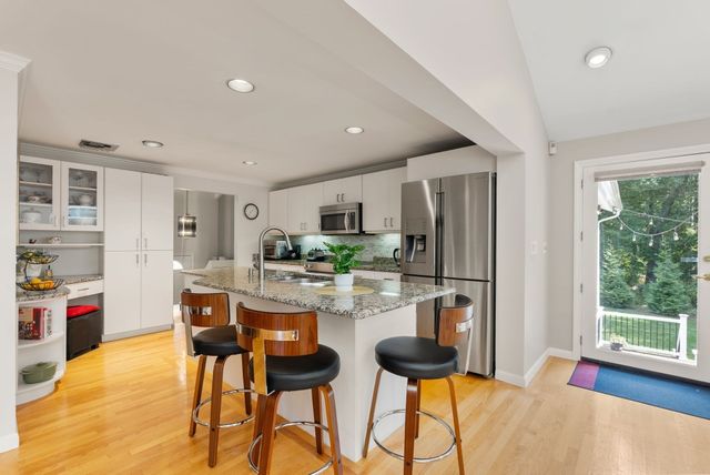 39 Barefoot Hill Road, Sharon, MA 02067
