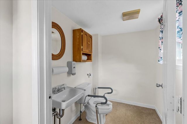 17 North Ave, Rockland, MA 02370