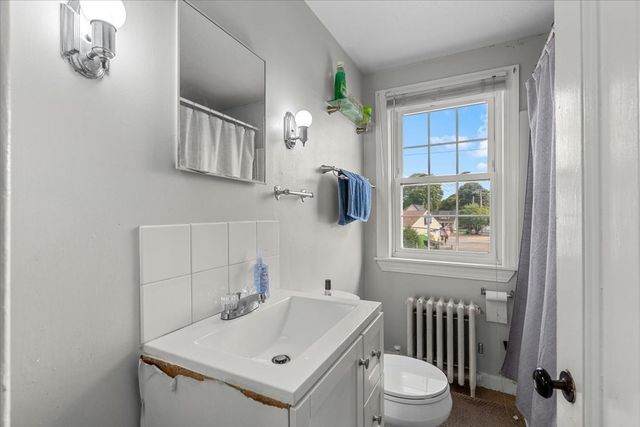 17 North Ave, Rockland, MA 02370