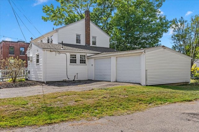 17 North Ave, Rockland, MA 02370