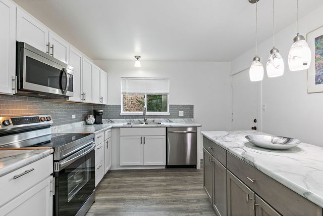 2249 Nichols Road 28D, Arlington Heights, IL 60004