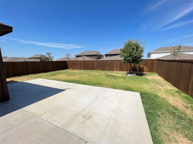 2605 Warren Lane, Aubrey, TX 76227