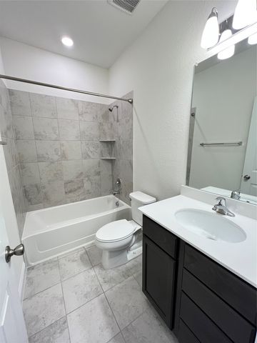 2605 Warren Lane, Aubrey, TX 76227