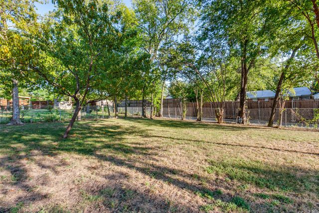429 Jolee Street, Richardson, TX 75080