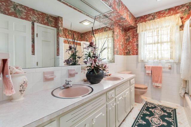 808 W Holly Lane, Corbin, KY 40701