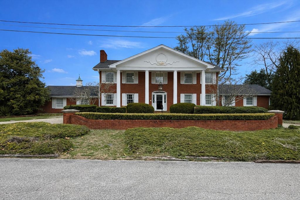 808 W Holly Lane, Corbin, KY 40701