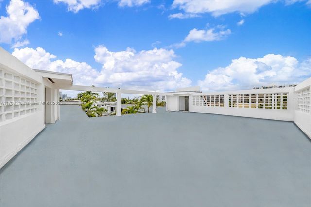 235 78th St, Miami Beach, FL 33141