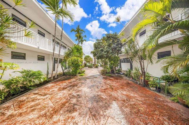 235 78th St, Miami Beach, FL 33141