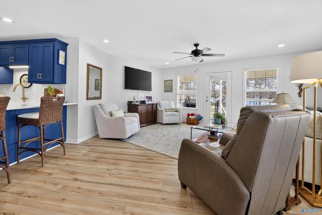 2505 Meadowwood Circle, Guntersville, AL 35976