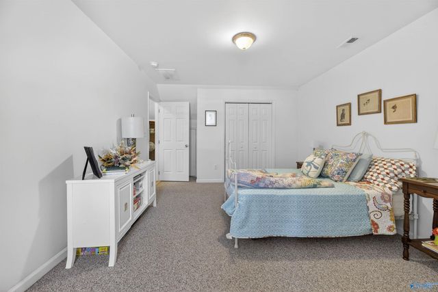 2505 Meadowwood Circle, Guntersville, AL 35976