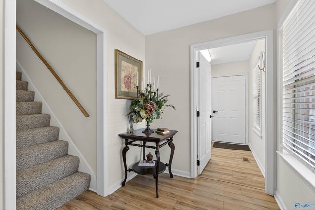 2505 Meadowwood Circle, Guntersville, AL 35976