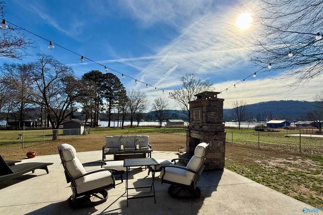 2505 Meadowwood Circle, Guntersville, AL 35976