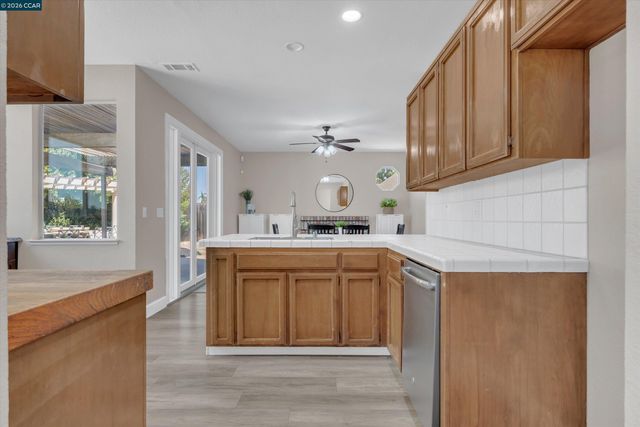 1806 Locke Court, Oakley, CA 94561