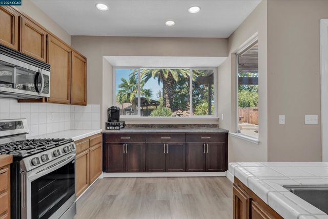 1806 Locke Court, Oakley, CA 94561