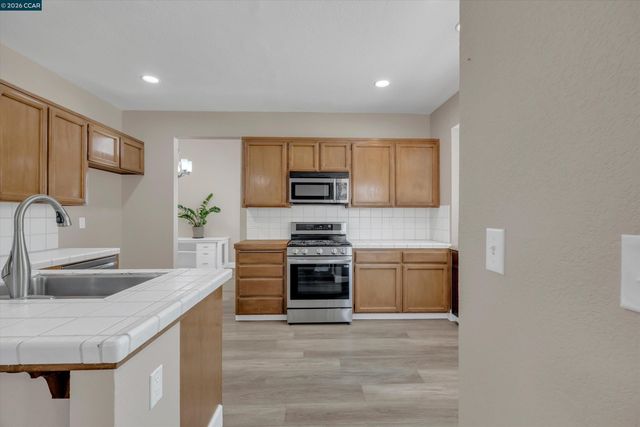 1806 Locke Court, Oakley, CA 94561