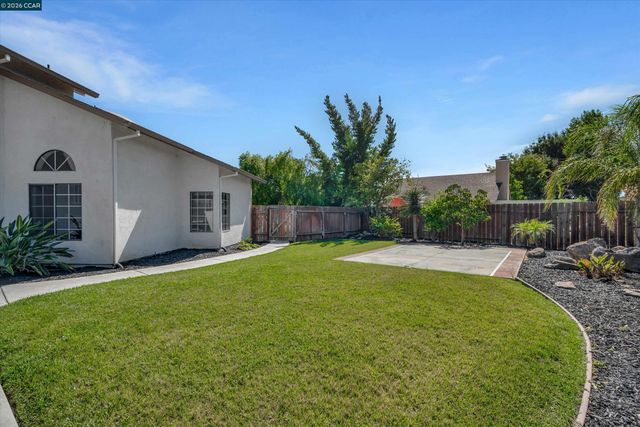 1806 Locke Court, Oakley, CA 94561