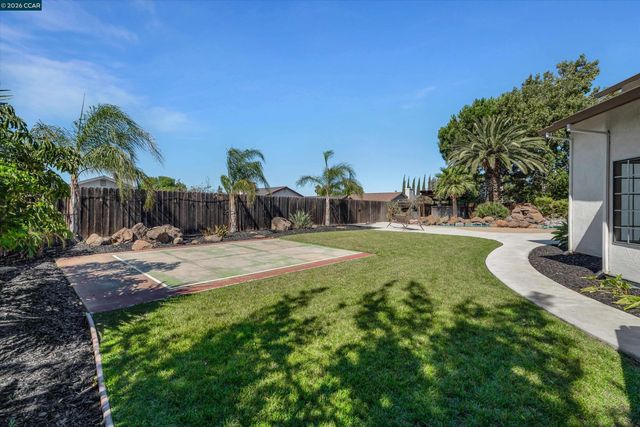 1806 Locke Court, Oakley, CA 94561