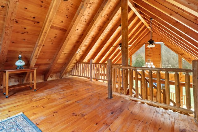 2062 Raccoon Creek Road, London, KY 40741