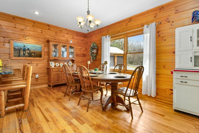 2062 Raccoon Creek Road, London, KY 40741