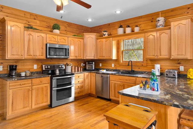2062 Raccoon Creek Road, London, KY 40741