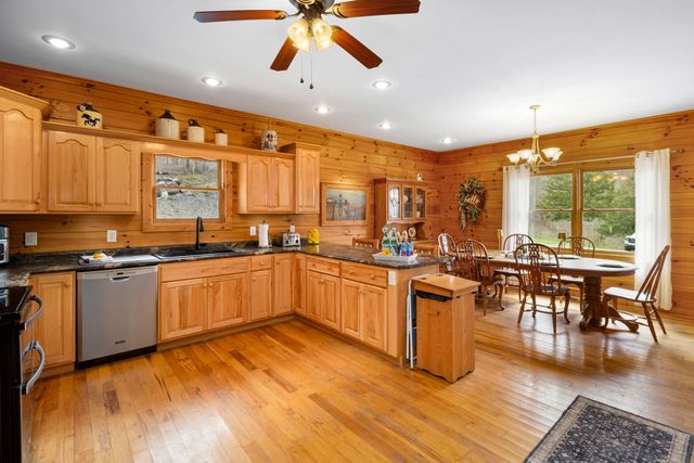 2062 Raccoon Creek Road, London, KY 40741