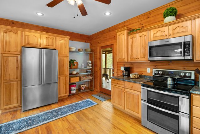 2062 Raccoon Creek Road, London, KY 40741