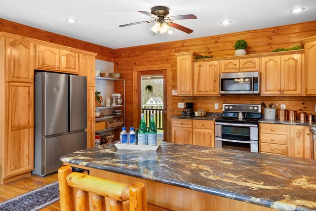 2062 Raccoon Creek Road, London, KY 40741