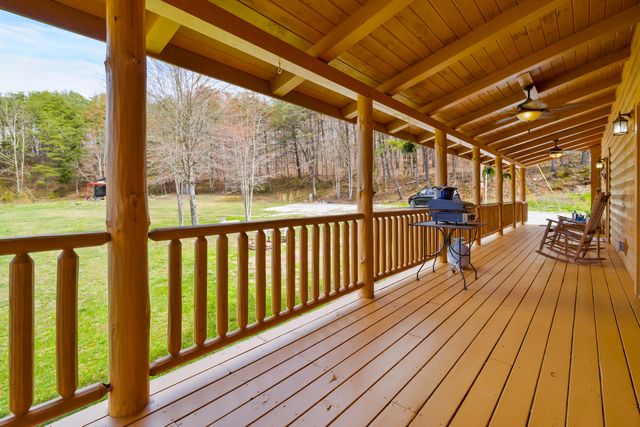 2062 Raccoon Creek Road, London, KY 40741
