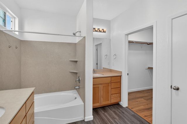 4107 Sally Ride Way, Sacramento, CA 95834