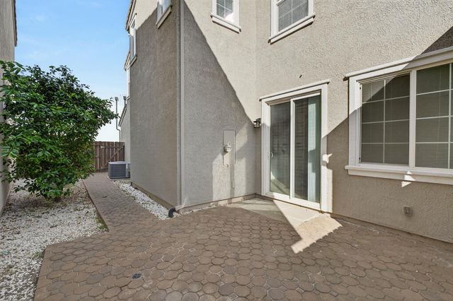 4107 Sally Ride Way, Sacramento, CA 95834