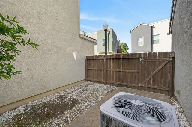 4107 Sally Ride Way, Sacramento, CA 95834