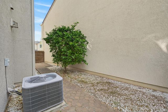 4107 Sally Ride Way, Sacramento, CA 95834