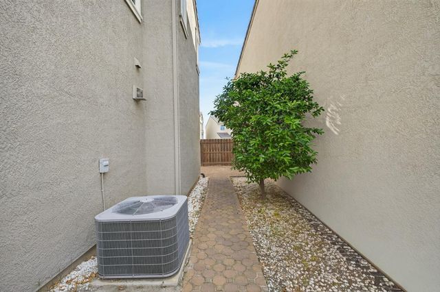 4107 Sally Ride Way, Sacramento, CA 95834