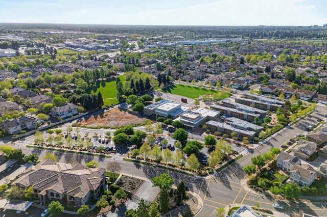 4107 Sally Ride Way, Sacramento, CA 95834