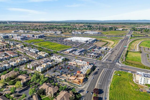 4107 Sally Ride Way, Sacramento, CA 95834