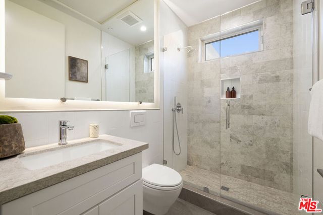 1041 N Spaulding Avenue 208, Los Angeles, CA 90046