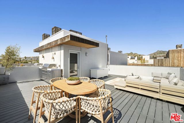 1041 N Spaulding Avenue 208, Los Angeles, CA 90046