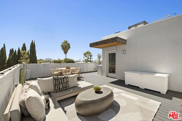1041 N Spaulding Avenue 208, Los Angeles, CA 90046
