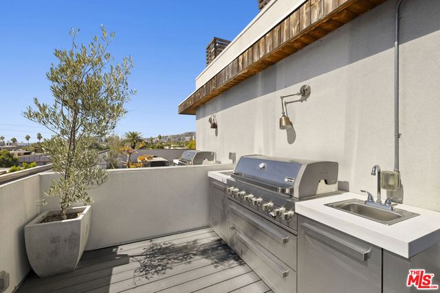 1041 N Spaulding Avenue 208, Los Angeles, CA 90046