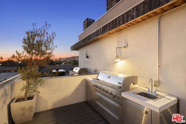 1041 N Spaulding Avenue 208, Los Angeles, CA 90046