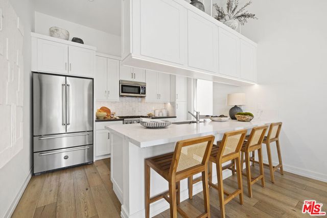 1041 N Spaulding Avenue 208, Los Angeles, CA 90046