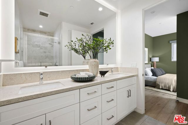 1041 N Spaulding Avenue 208, Los Angeles, CA 90046