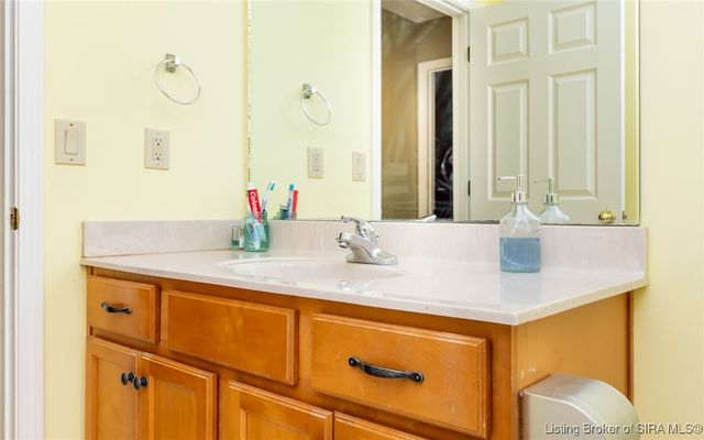 8426 Aberdeen Lane, Charlestown, IN 47111