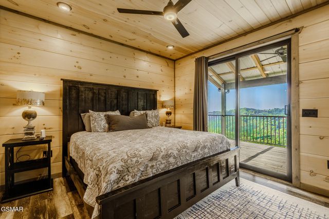 704 Topside Road, Gatlinburg, TN 37738