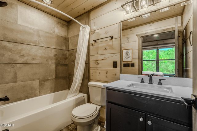 704 Topside Road, Gatlinburg, TN 37738