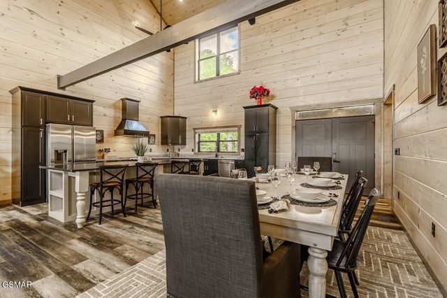704 Topside Road, Gatlinburg, TN 37738
