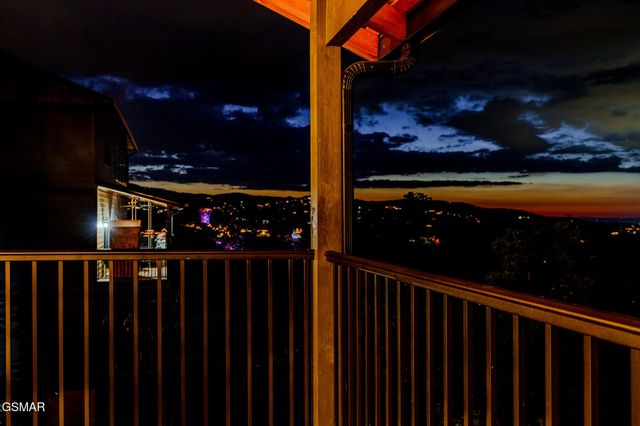 704 Topside Road, Gatlinburg, TN 37738